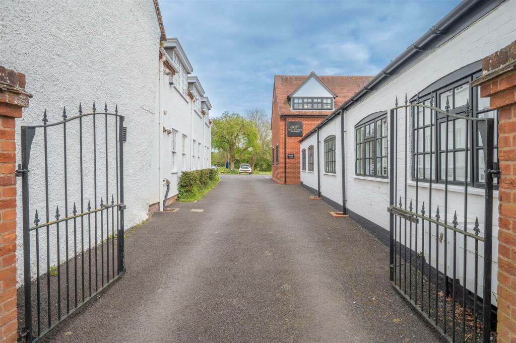 Additional image 9 of High Street, Henley-In-Arden