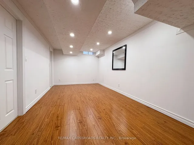 Additional image 23 of 50 Blackwell Ave Unit 8