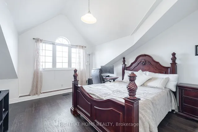 Additional image 29 of 2525 Gerrard St