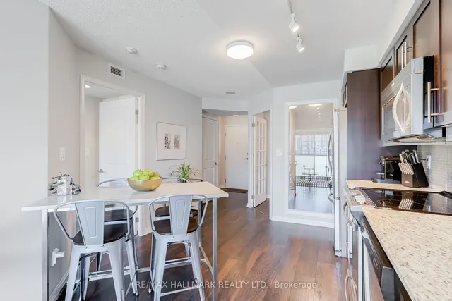 Additional image 7 of 400 Adelaide St Unit 2110