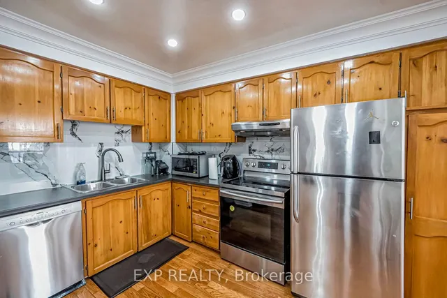 Additional image 9 of 112 Collins Cres Unit 111
