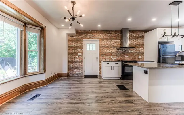 Additional image 19 of 2 Hilda Pl