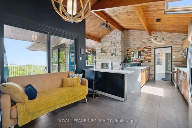 Additional image 10 of 33 LESLIE Dr