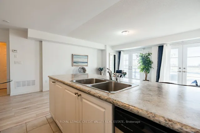 Additional image 8 of 200 Veterans Dr Unit 6