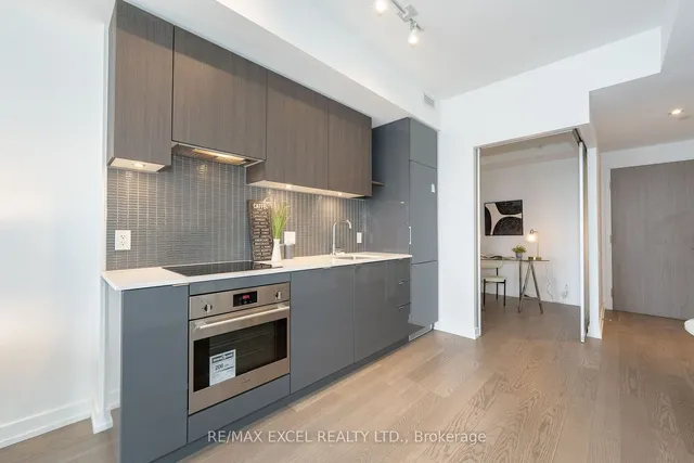 Additional image 9 of 161 Roehampton Ave Unit 1913