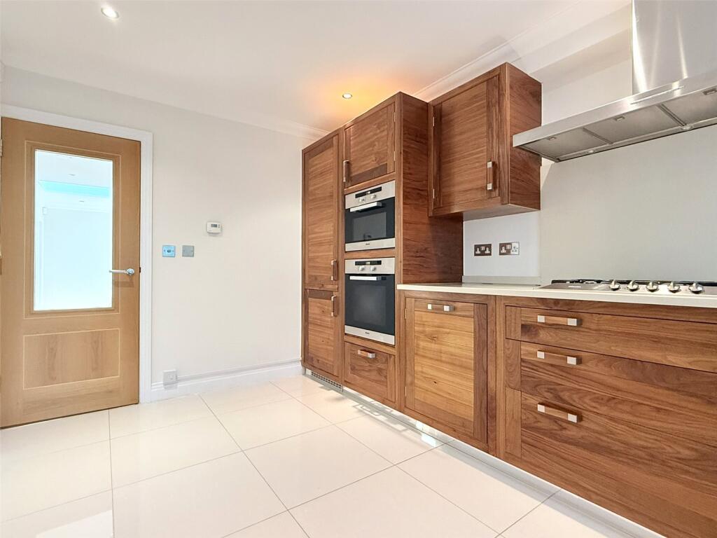 Additional image 17 of Georges Wood Road, Brookmans Park, Hertfordshire, AL9