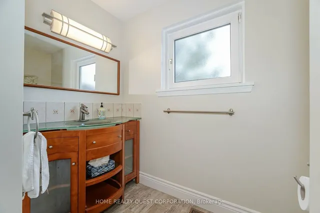 Additional image 33 of 41 Bowshelm Crt