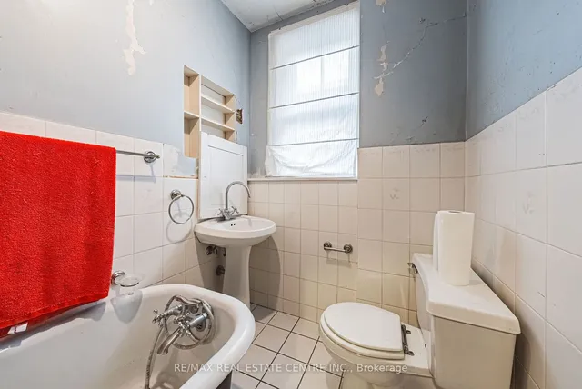 Additional image 24 of 8 MAIN St