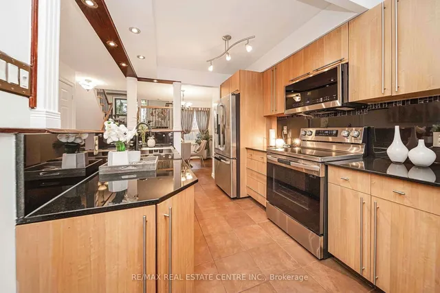 Additional image 14 of 78 Simmons Blvd