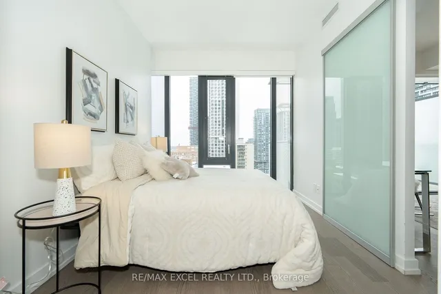 Additional image 18 of 161 Roehampton Ave Unit 1913