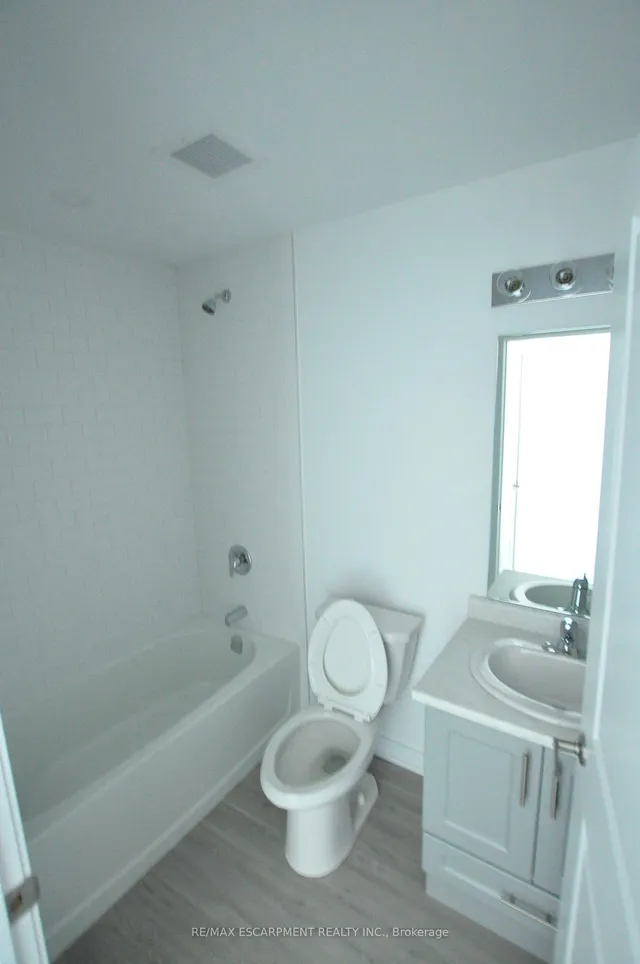 Additional image 6 of 450 Dundas St Unit 319