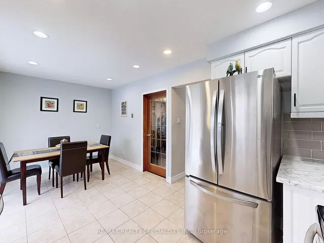 Additional image 14 of 8 Stephensen Crt