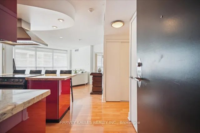 Additional image 3 of 550 Queens Quay Unit 809