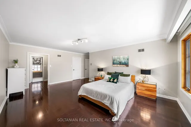 Additional image 20 of 11 Tudor Gate