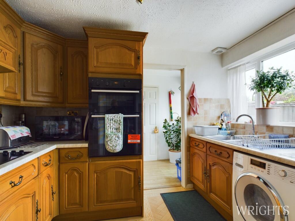 Additional image 5 of Chelwood Avenue, Birchwood, AL10