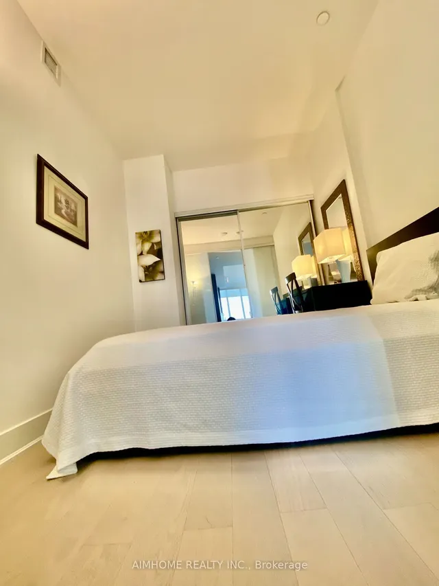 Additional image 27 of 955 Bay St Unit 3208