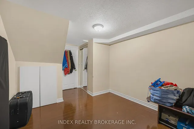 Additional image 32 of 33 Timberwolf Rd