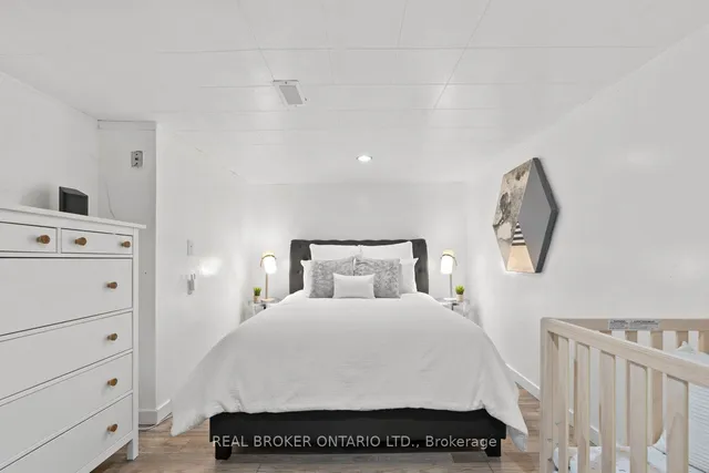 Additional image 25 of 24 Heale Ave