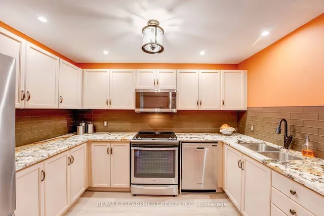 Additional image 13 of 2075 AMHERST HEIGHTS Dr Unit 402