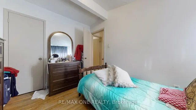 Additional image 27 of 24 Streamdale Crt