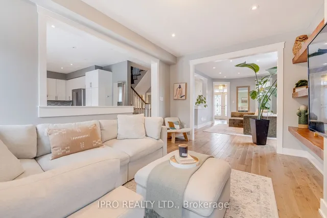 Additional image 10 of 1038 Laurier Ave