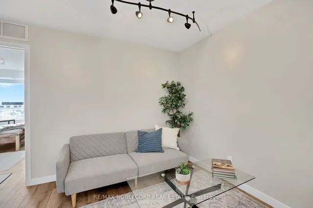 Additional image 11 of 61 Heintzman St Unit 914