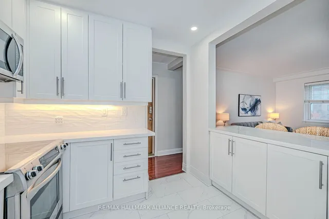 Additional image 9 of 802 KING St Unit 3