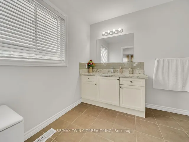 Additional image 23 of 46 Woodbine Ave