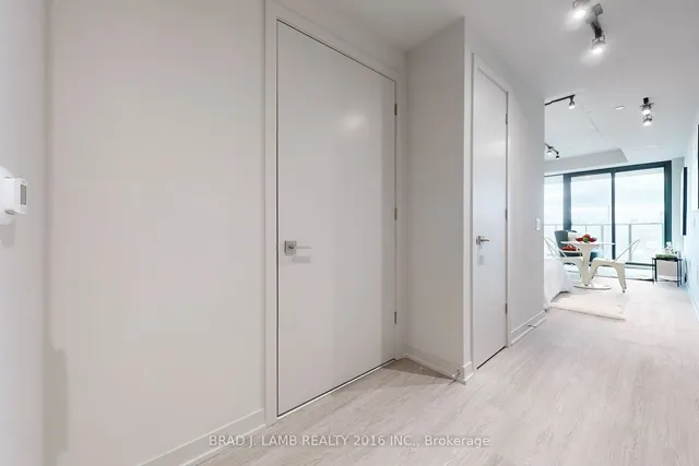 Additional image 20 of 195 McCaul St Unit 1014