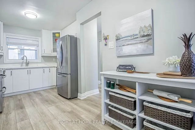 Additional image 17 of 46 L'Amoreaux Dr