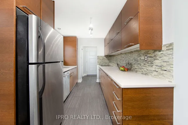 Additional image 9 of 104 Topcliff Ave