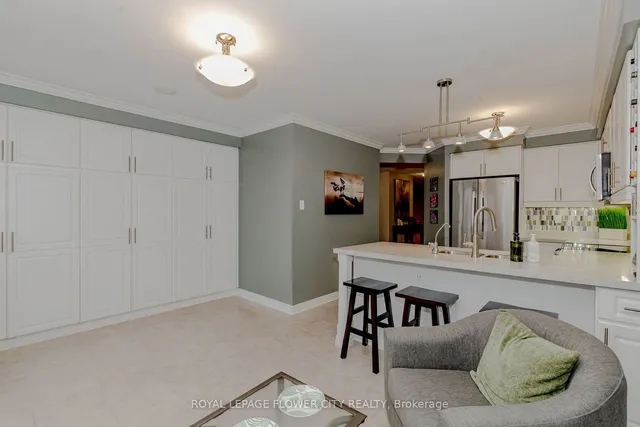 Additional image 13 of 142 Vintage Gate