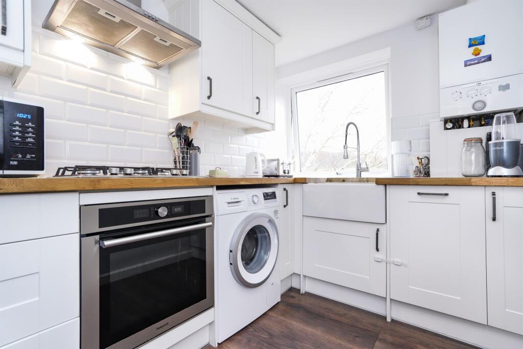 Additional image 3 of Bowling Close, Harpenden