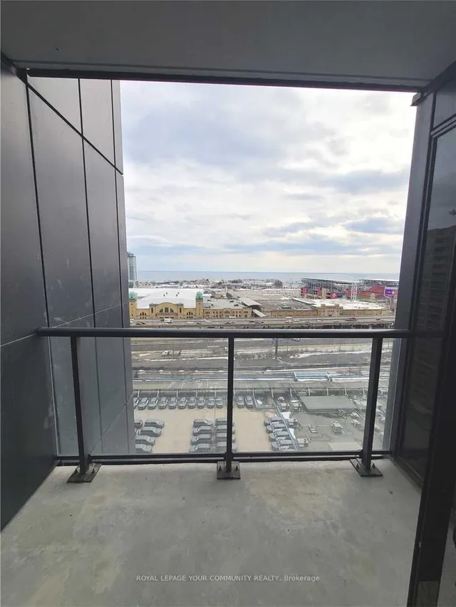 Additional image 11 of 135 East Liberty St Unit 1503