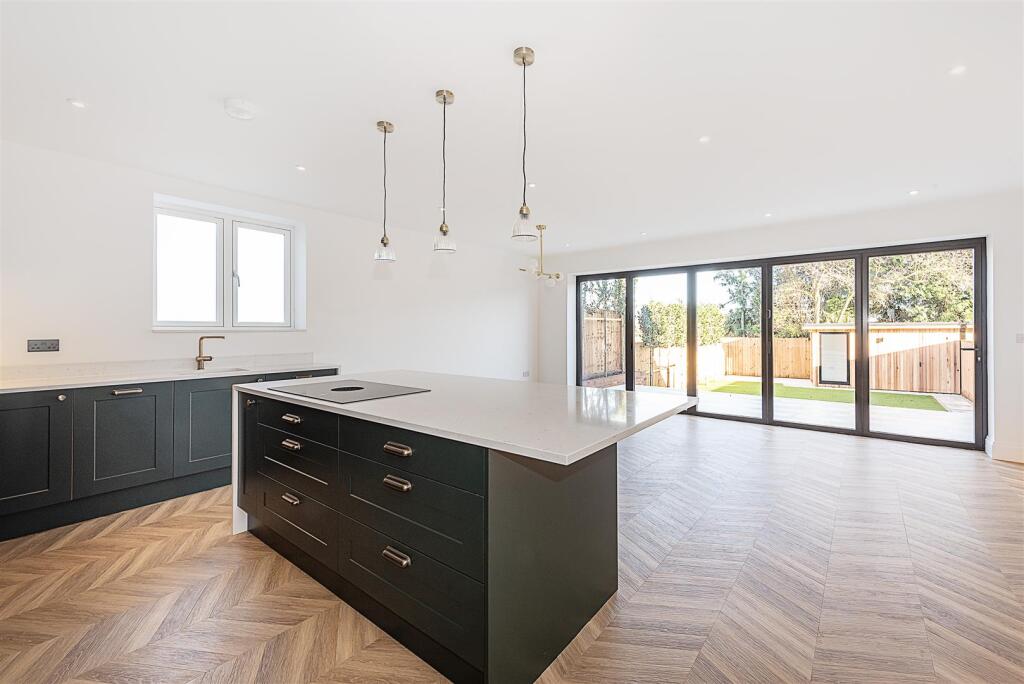 Additional image 8 of Sauncey Avenue, Harpenden