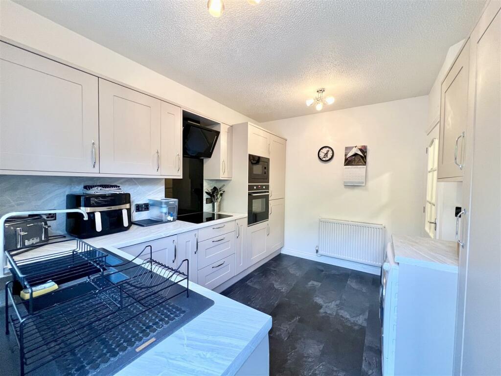 Additional image 5 of Spinners End Drive, Cradley Heath