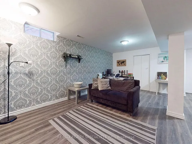 Additional image 28 of 8 Stephensen Crt