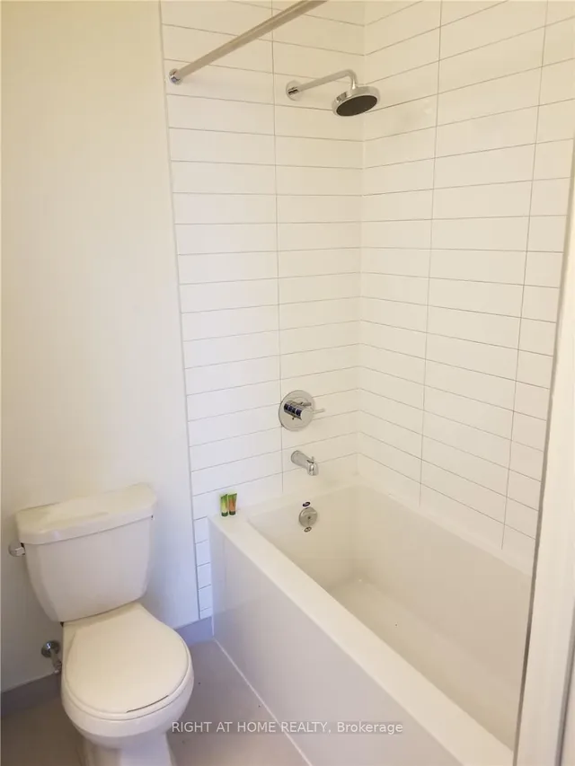 Additional image 19 of 460 Adelaide St Unit 820