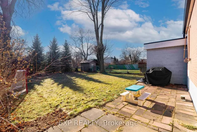 Additional image 32 of 17 Camrose Cres