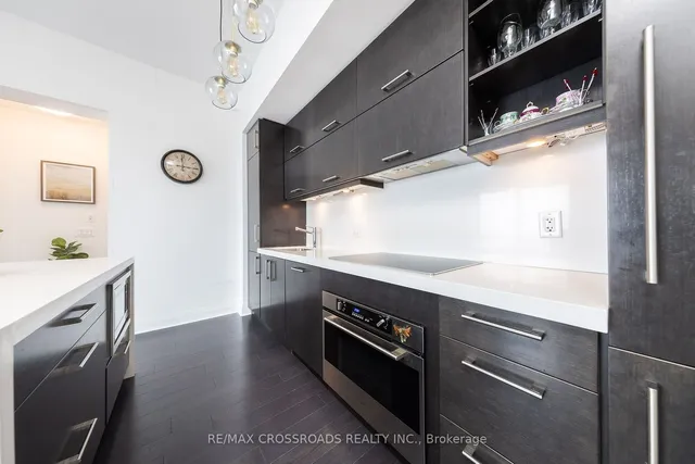 Additional image 9 of 1080 Bay St Unit 4509