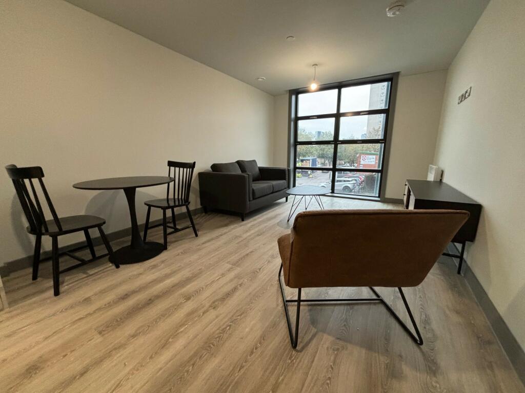 Additional image 4 of JQ Rise