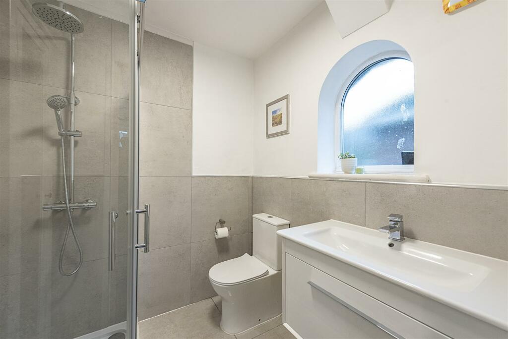 Additional image 10 of Walkers Close, Harpenden