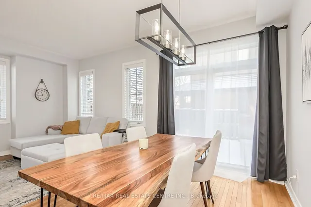 Additional image 19 of 27 Cedar Lake Cres