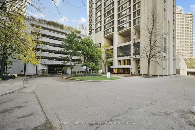 Additional image 31 of 33 Harbour Sq Unit 2208