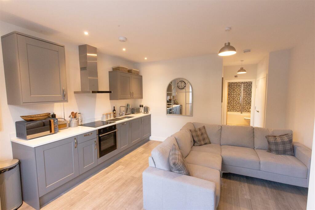 Additional image 17 of Apt. 1 The Elms, 14 High Street, Henley-In-Arden