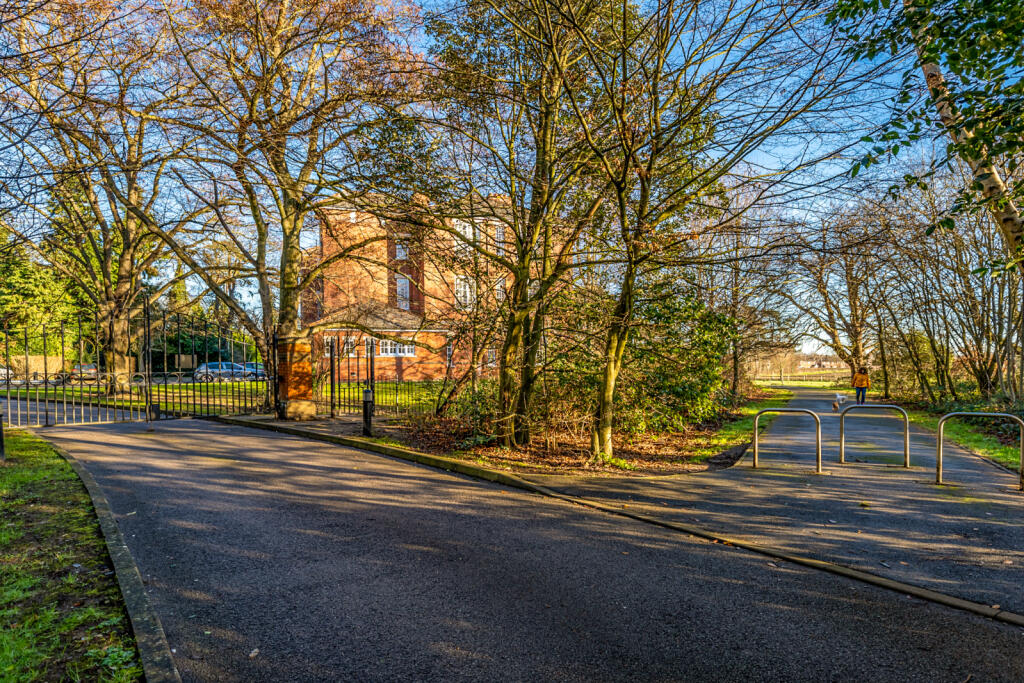 Additional image 15 of The Birches, 47 Azalea Close, St. Albans, Hertfordshire, AL2