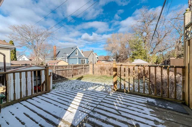 Additional image 27 of 547 Roxborough Ave