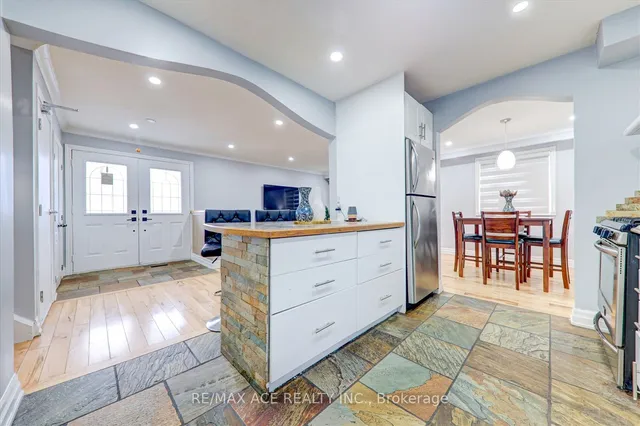 Additional image 10 of 121 Cultra Sq