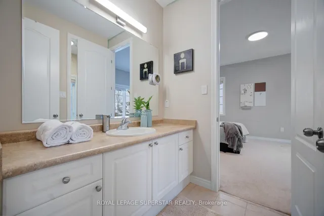 Additional image 29 of 220 EDGEWATER Cres