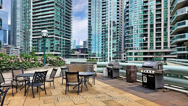 Additional image 30 of 10 Queens Quay Unit 803